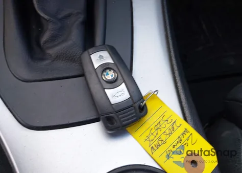 2008 BMW 328Xi из США, поврежденный, VIN WBAWV535X8P079029